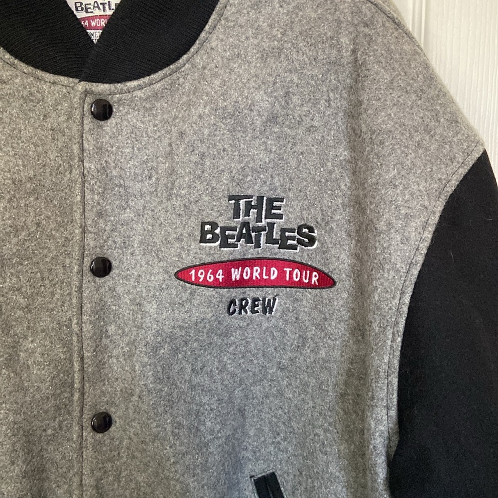 VINTAGE ‘The Beatles 1964 World Tour’ Limited Edition Crew Jacket Size XL RARE - Picture 2 of 15